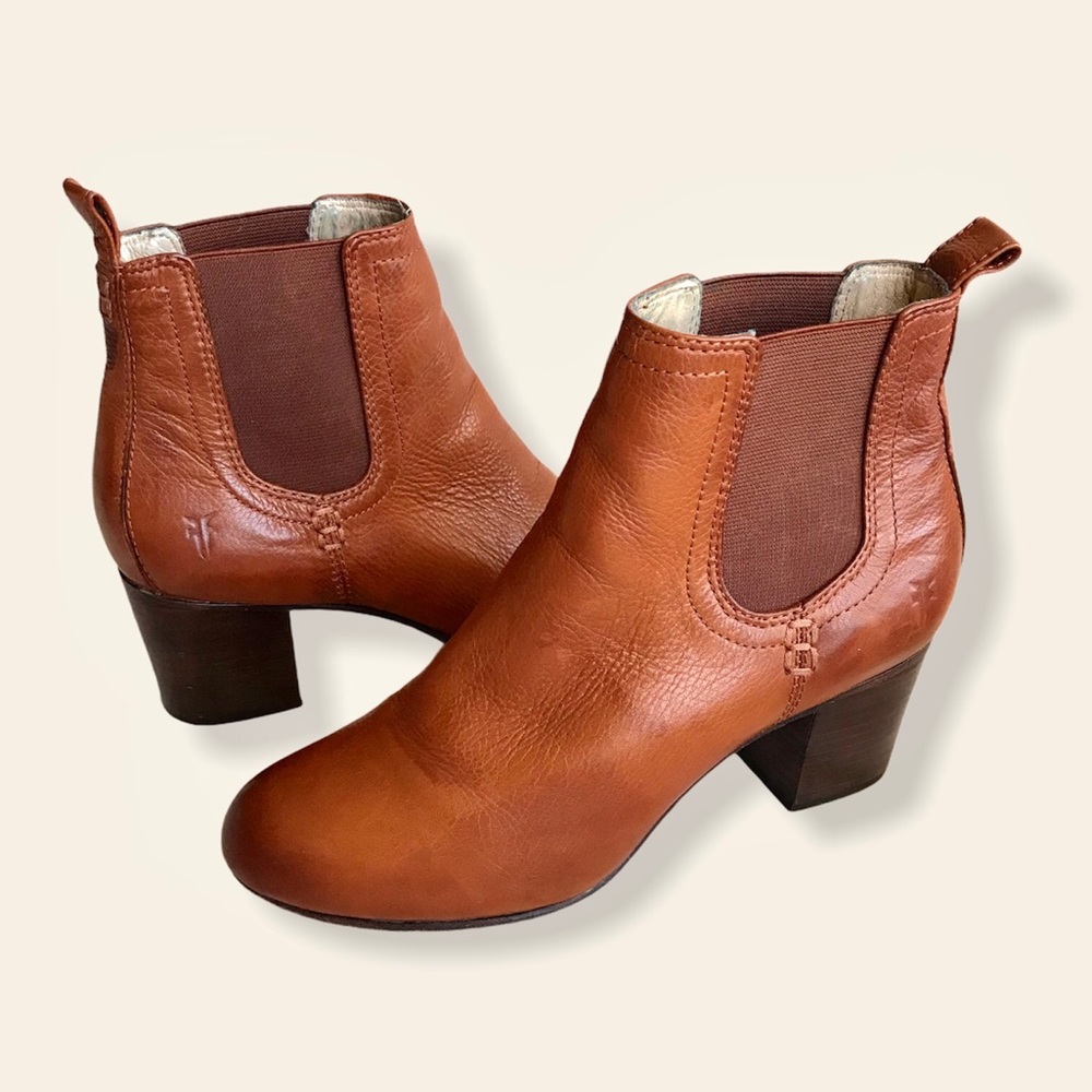 Frye Stella Chelsea Short Leather Ankle Bootie - Picture 4 of 16